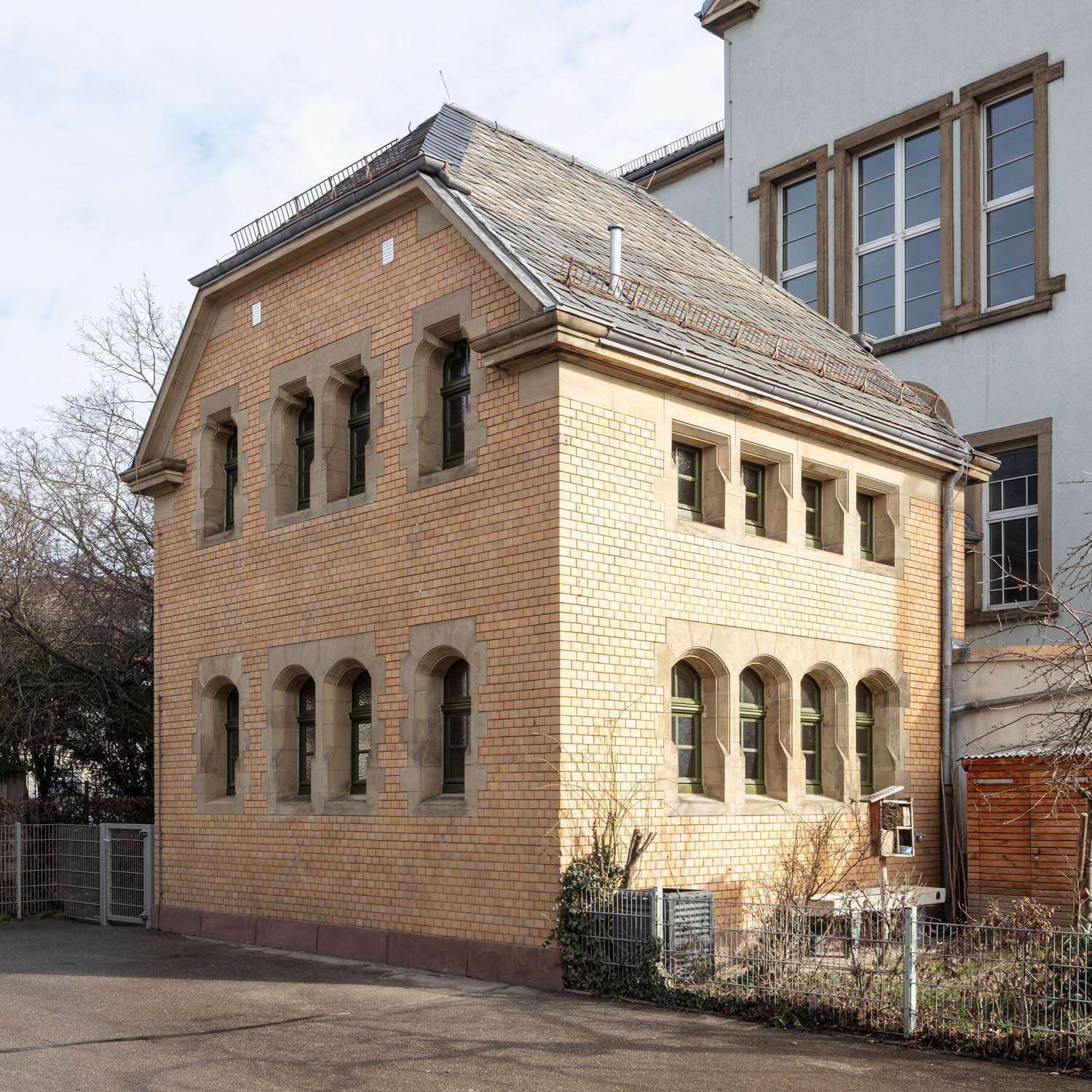 Nahansicht der historischen Backsteinfassade